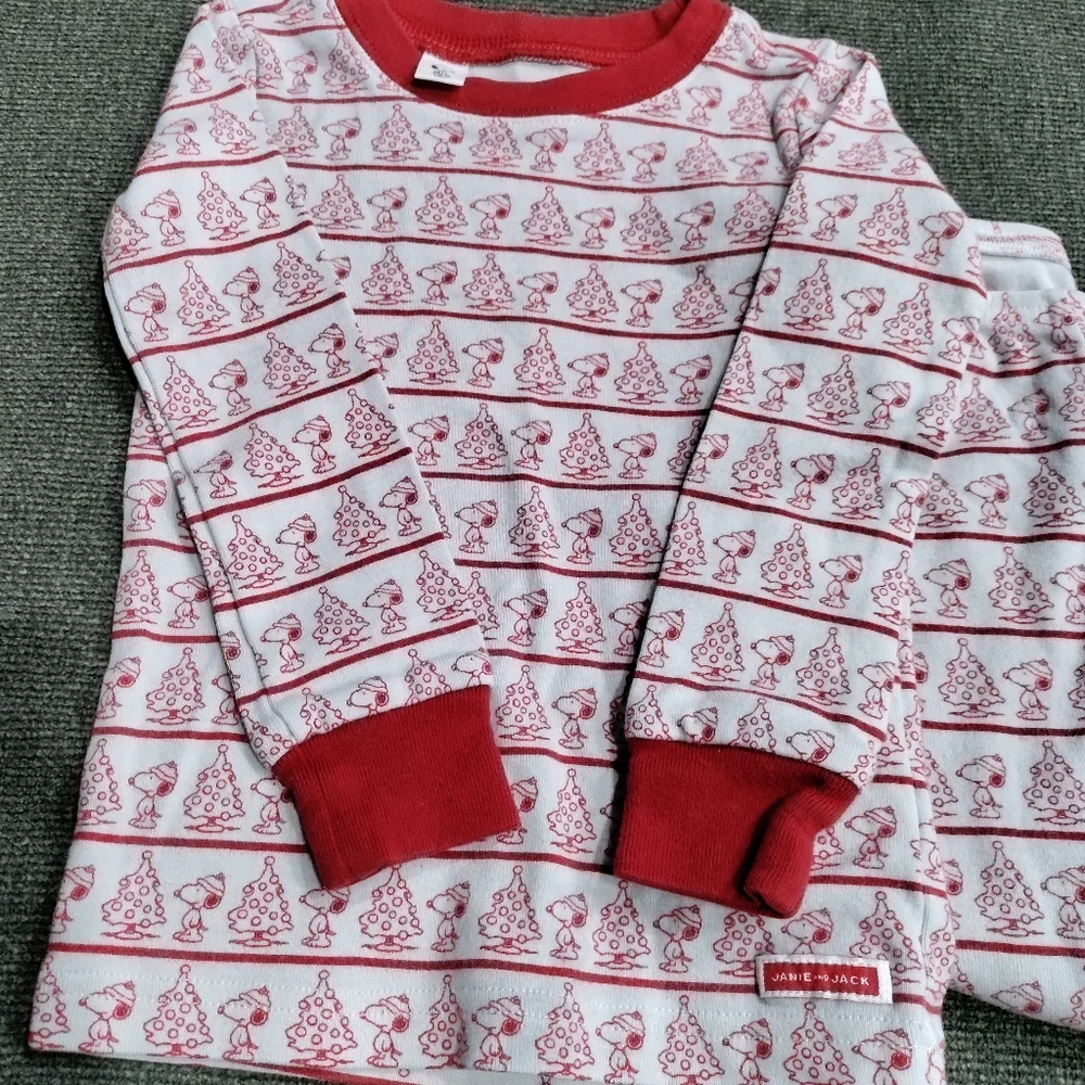 Janie and Jack kid's Christmas Snoopy pajamas kids size 3